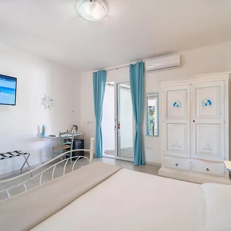 Angolo Mare & Apart-hotel Porto Pino