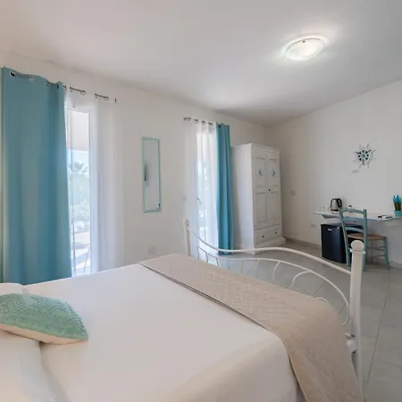 Apart-hotel Angolo Mare & 4*
