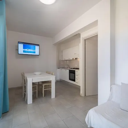 Apart-hotel Angolo Mare & 4*